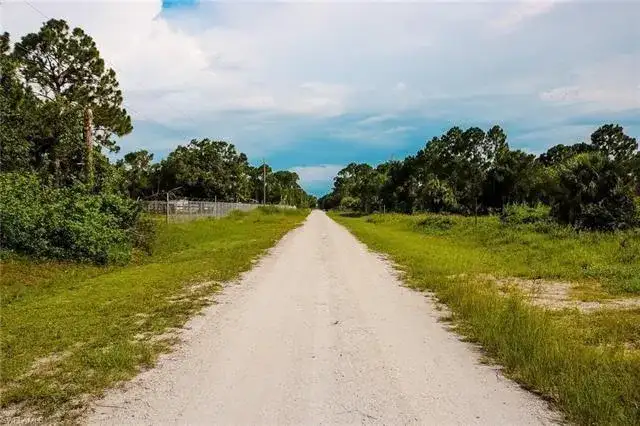 210 N VERDA Street, Clewiston FL 33440 photo 2