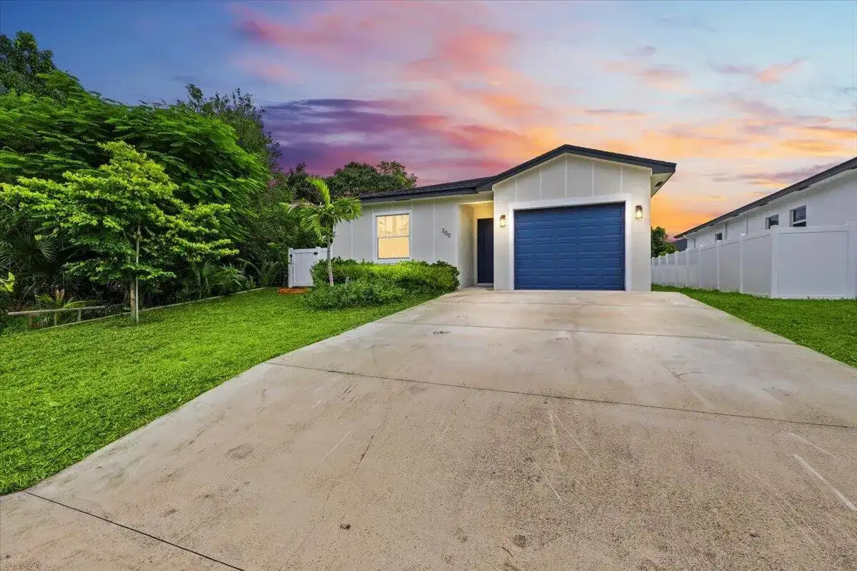 200 Marie Drive, West Palm Beach FL 33415 photo 3