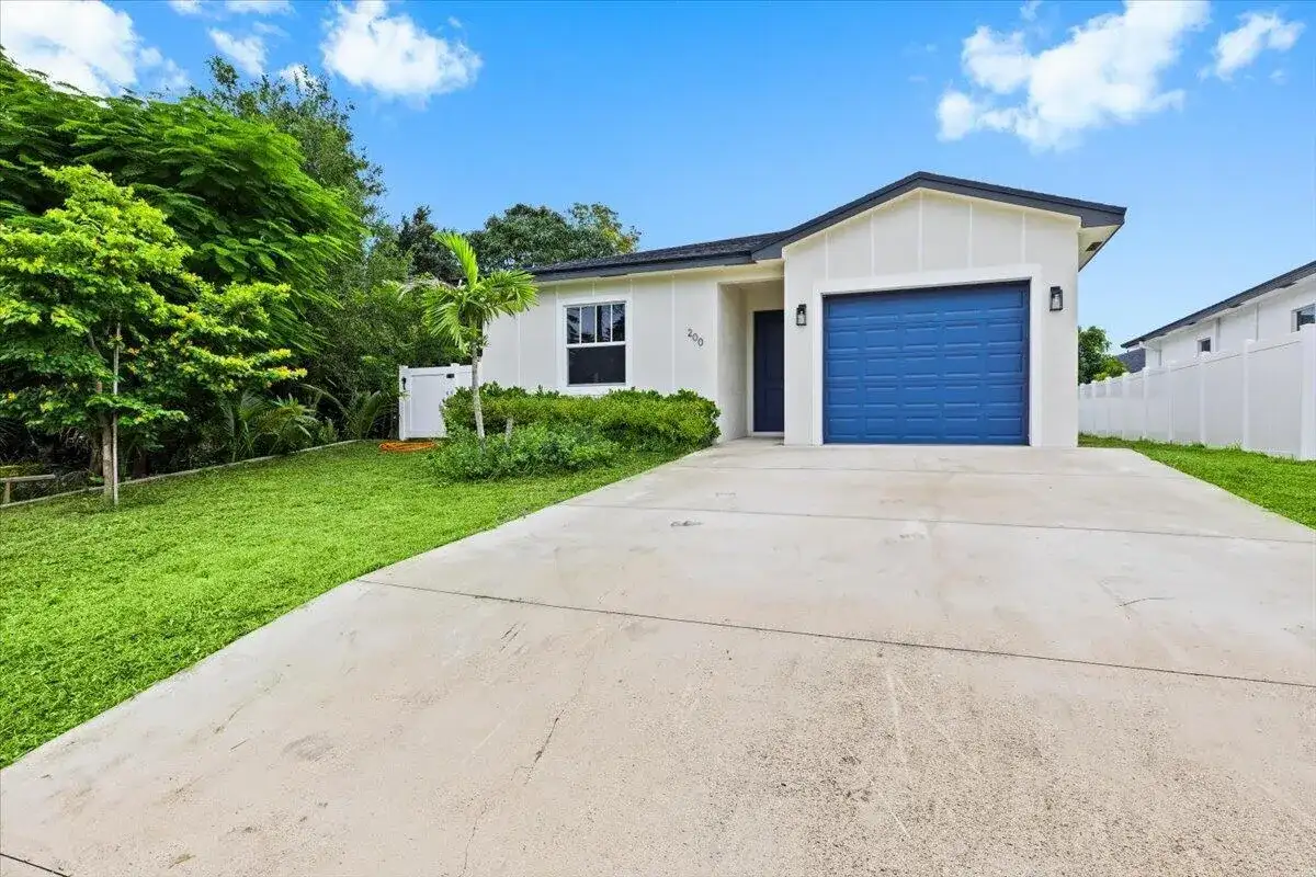 200 Marie Drive, West Palm Beach FL 33415 photo 4