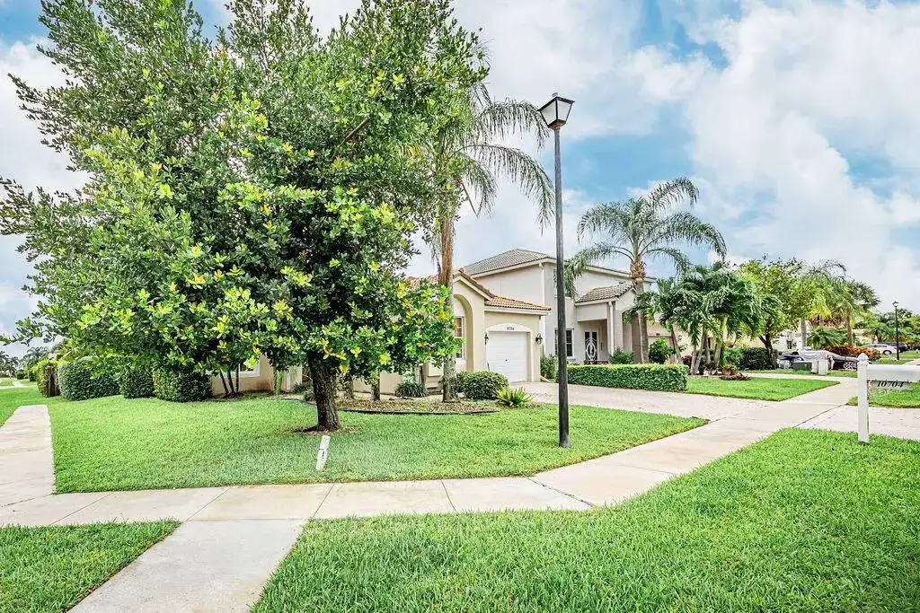 10704 OAK BEND Way # 10704, Wellington FL 33414 photo 3
