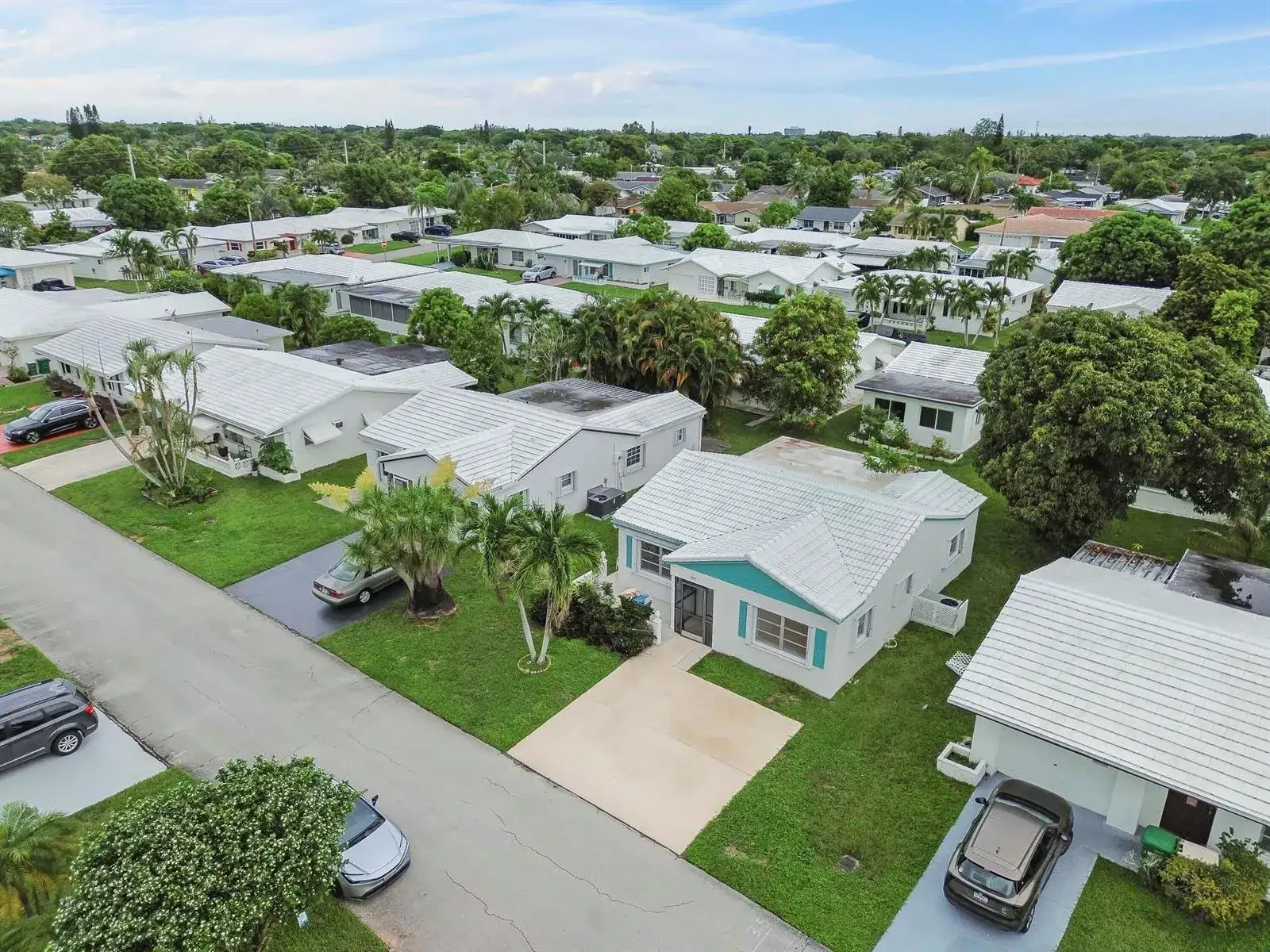 6805 NW 75TH Court, Tamarac FL 33321 photo 2