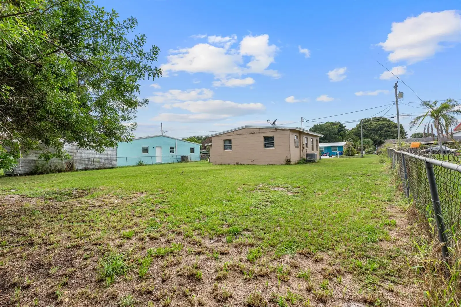 1810 N 16th Court, Fort Pierce FL 34950 photo 3