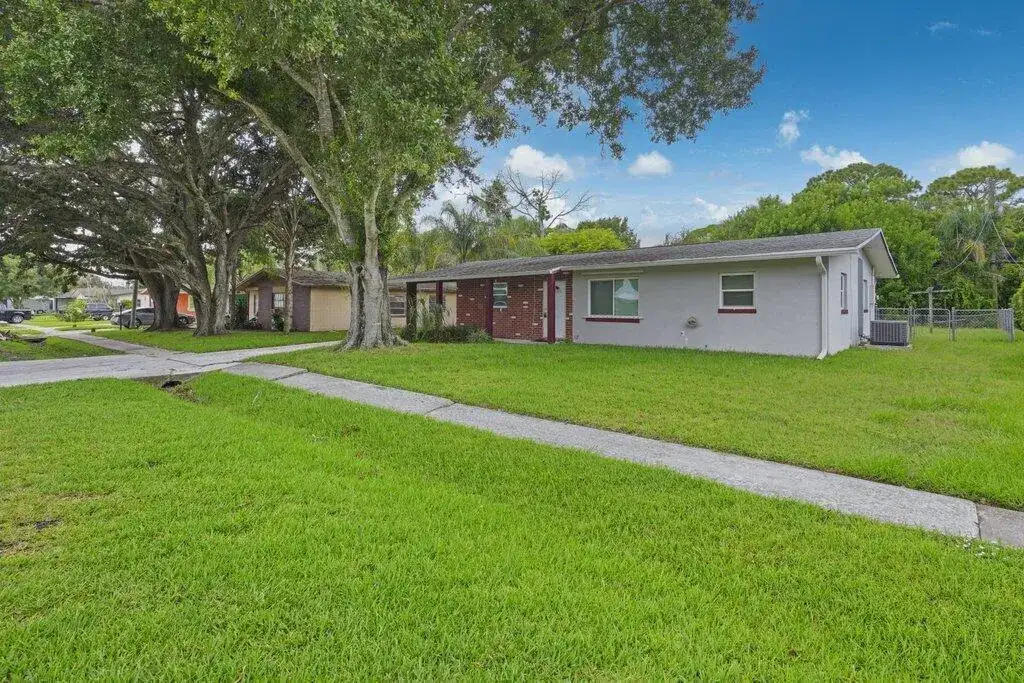 2907 Sherwood Lane, Fort Pierce FL 34982 photo 4