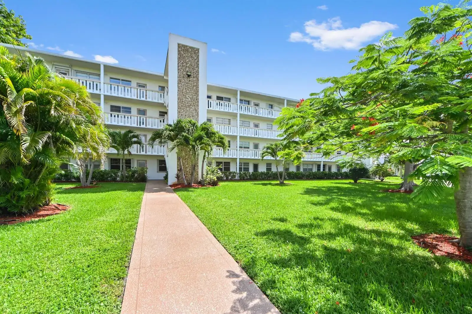 4087 Newport S, Deerfield Beach FL 33442 photo 3