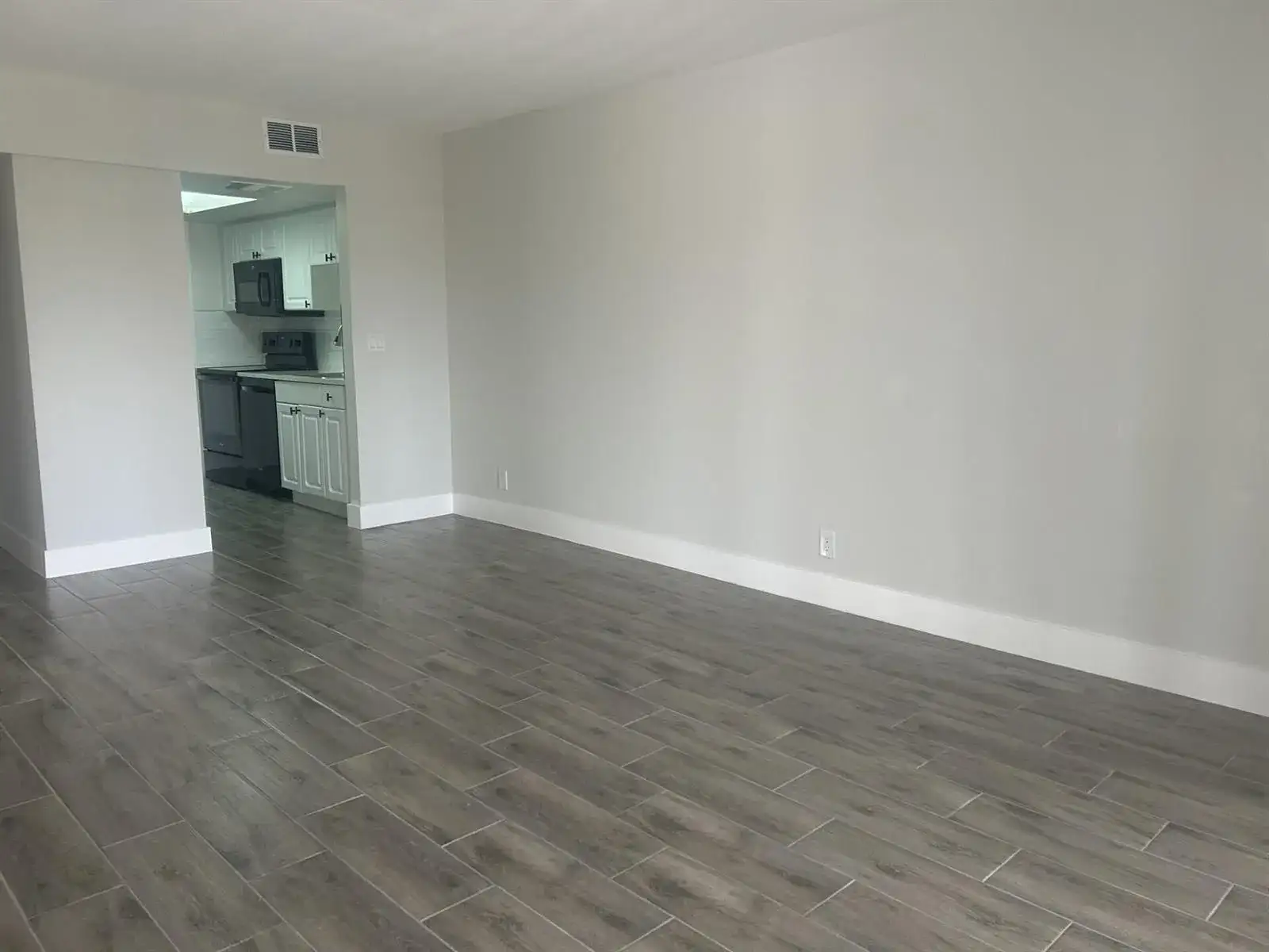 1500 Crescent Circle # B211, Lake Park FL 33403 photo 4
