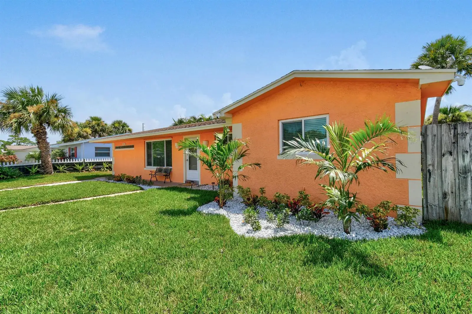 19005 SE SOUTHGATE Drive, Jupiter FL 33469 photo 4