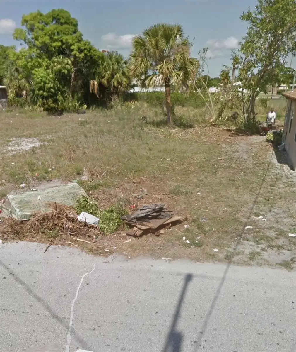 833 SE TARPON Avenue, Stuart FL 34994 photo 4