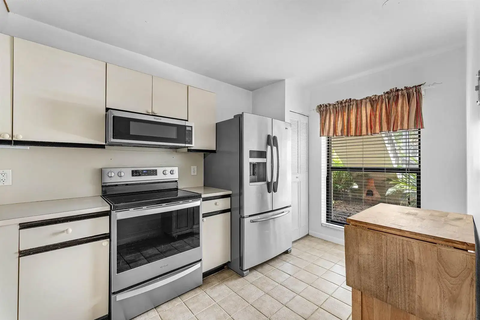 3349 Lucerne Park Drive, FL 33467 photo 3