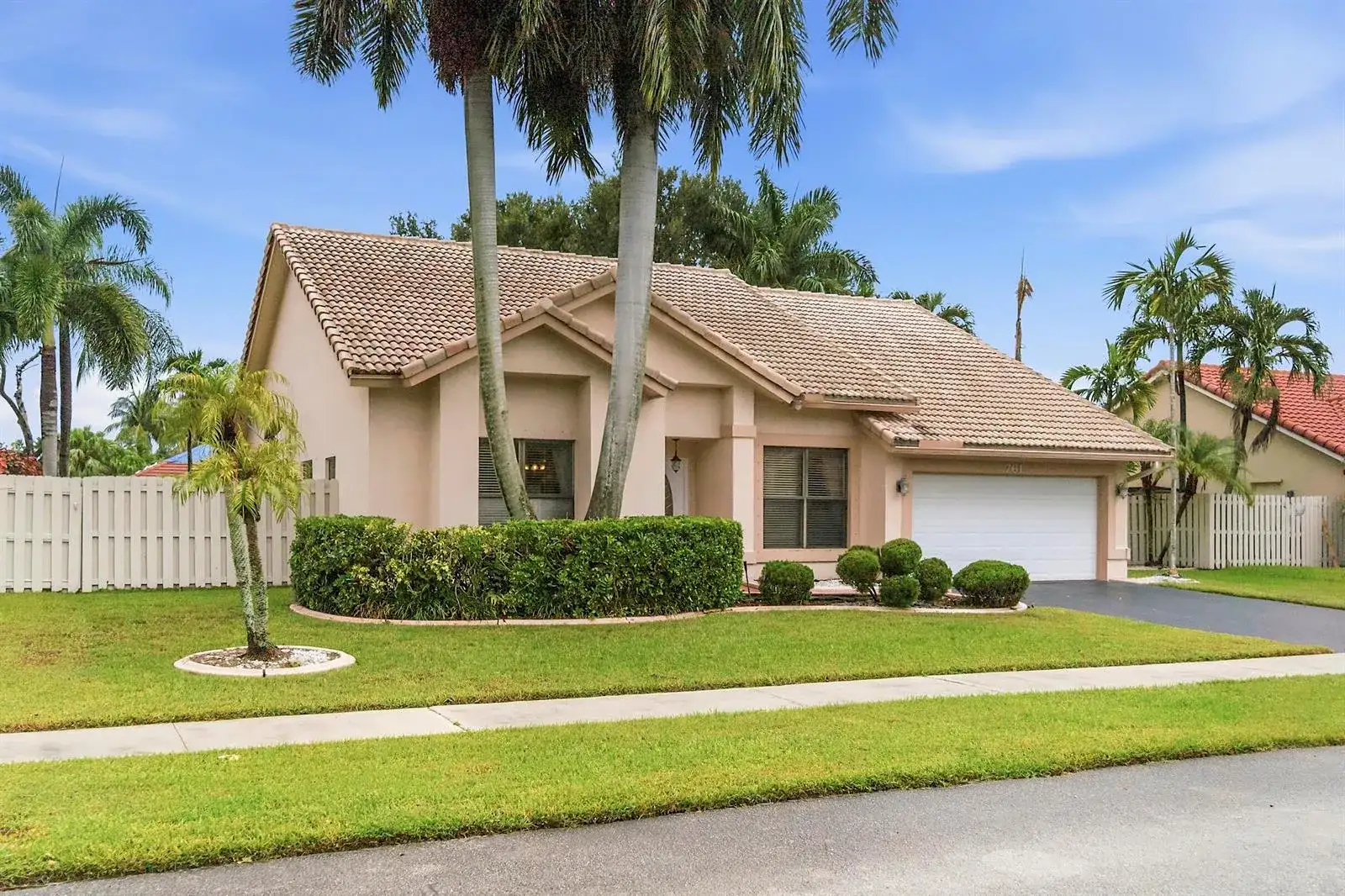 761 Greenbriar Avenue, Davie FL 33325 photo 3