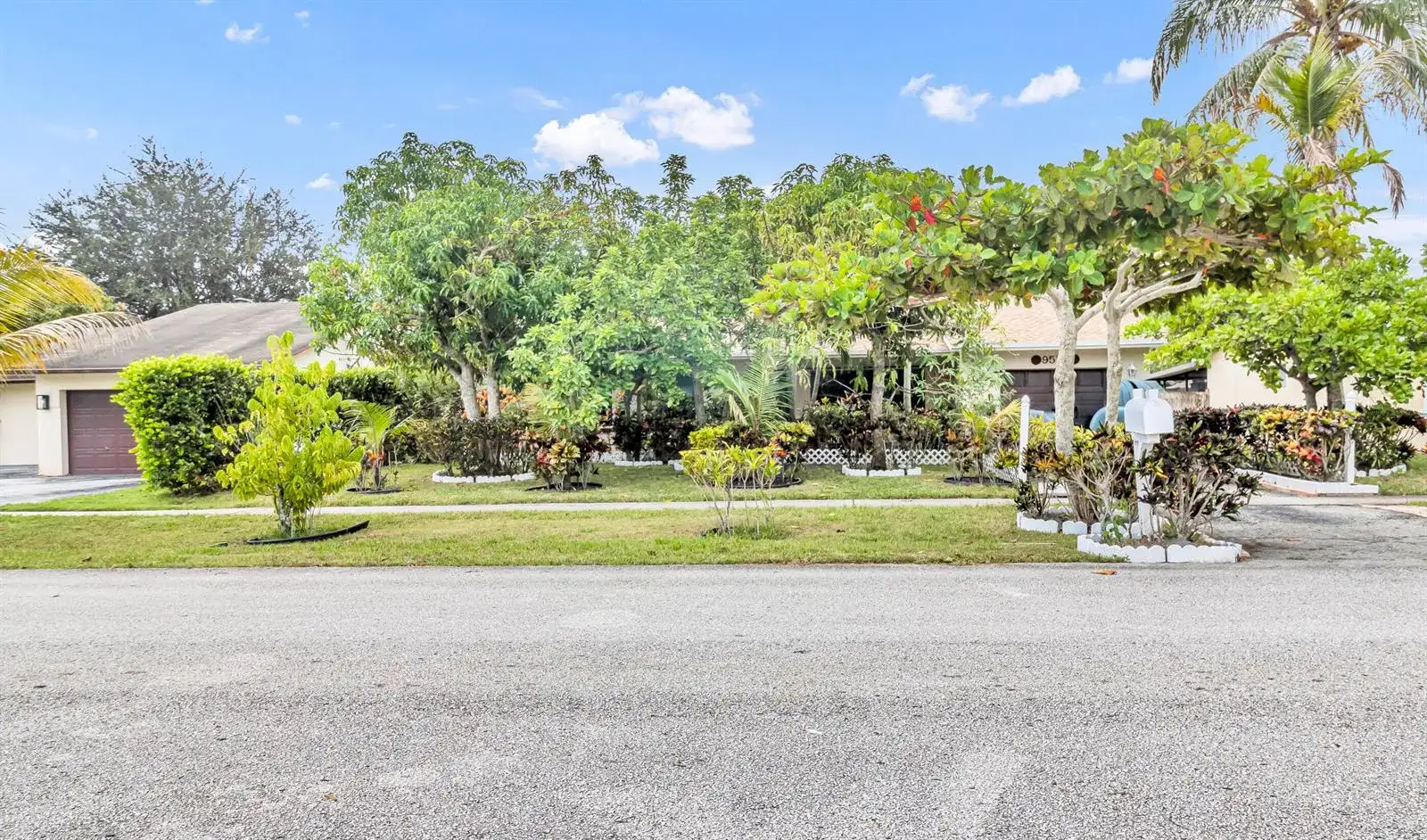 9522 Affirmed Lane, Boca Raton FL 33496 photo 2