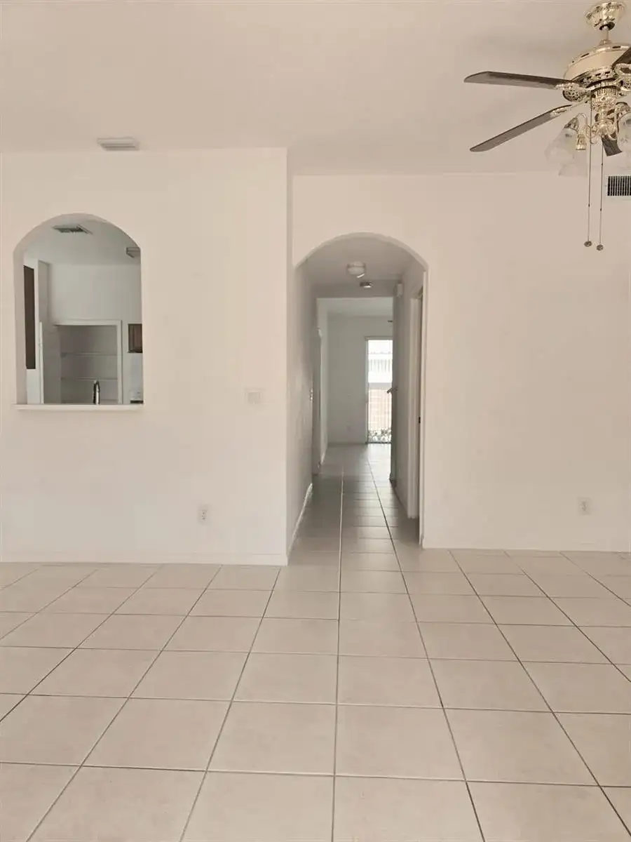 10589 NW 56th Place, Coral Springs FL 33076 photo 5