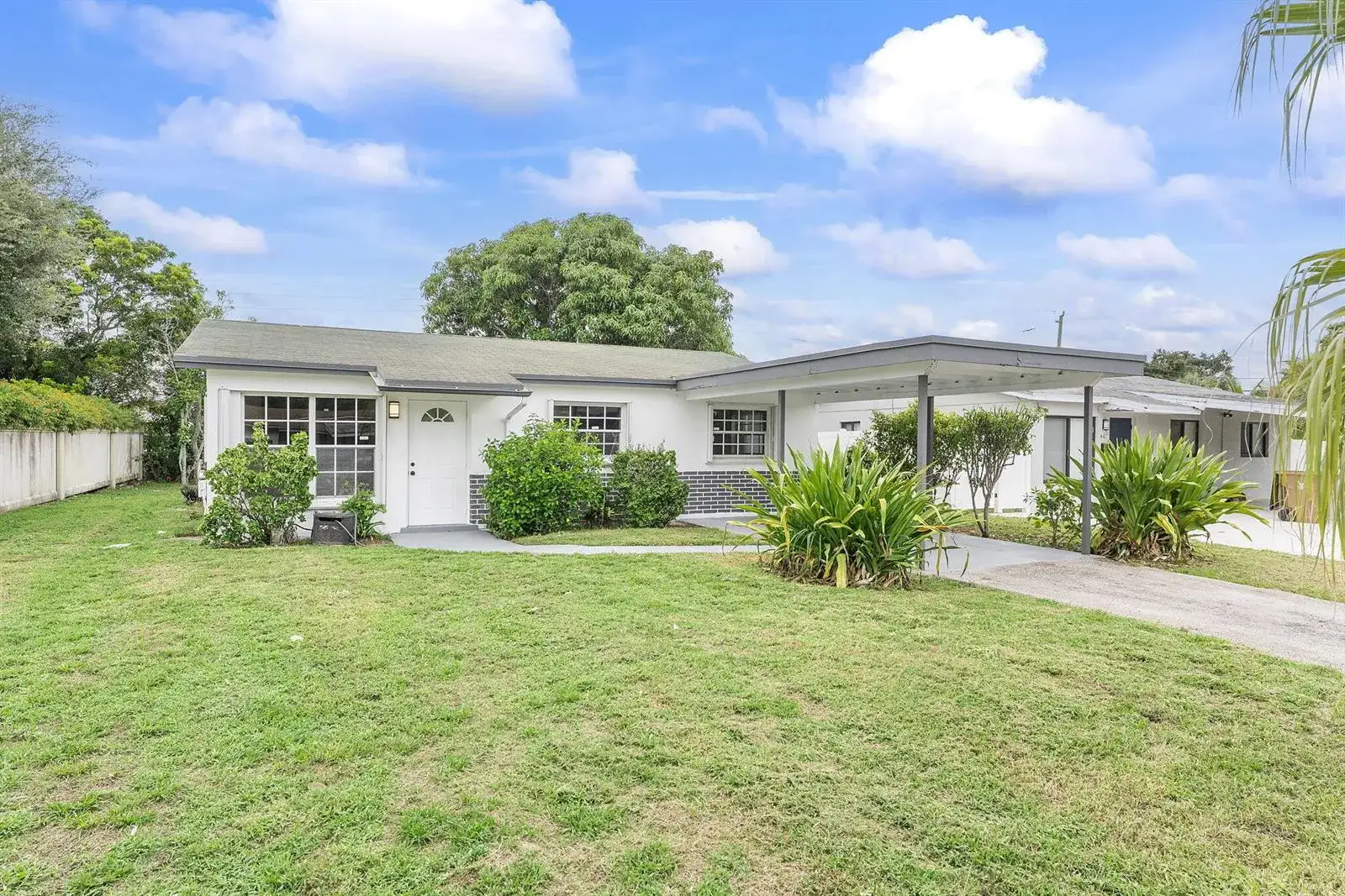 441 NW 2ND Avenue, Deerfield Beach FL 33441 photo 2
