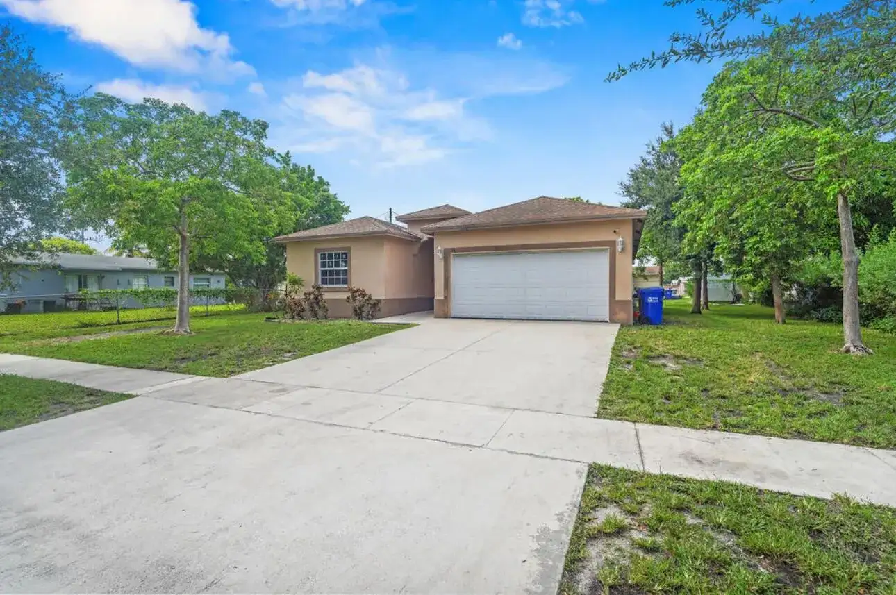 2430 NW 13TH Street, Pompano Beach FL 33069 photo 2