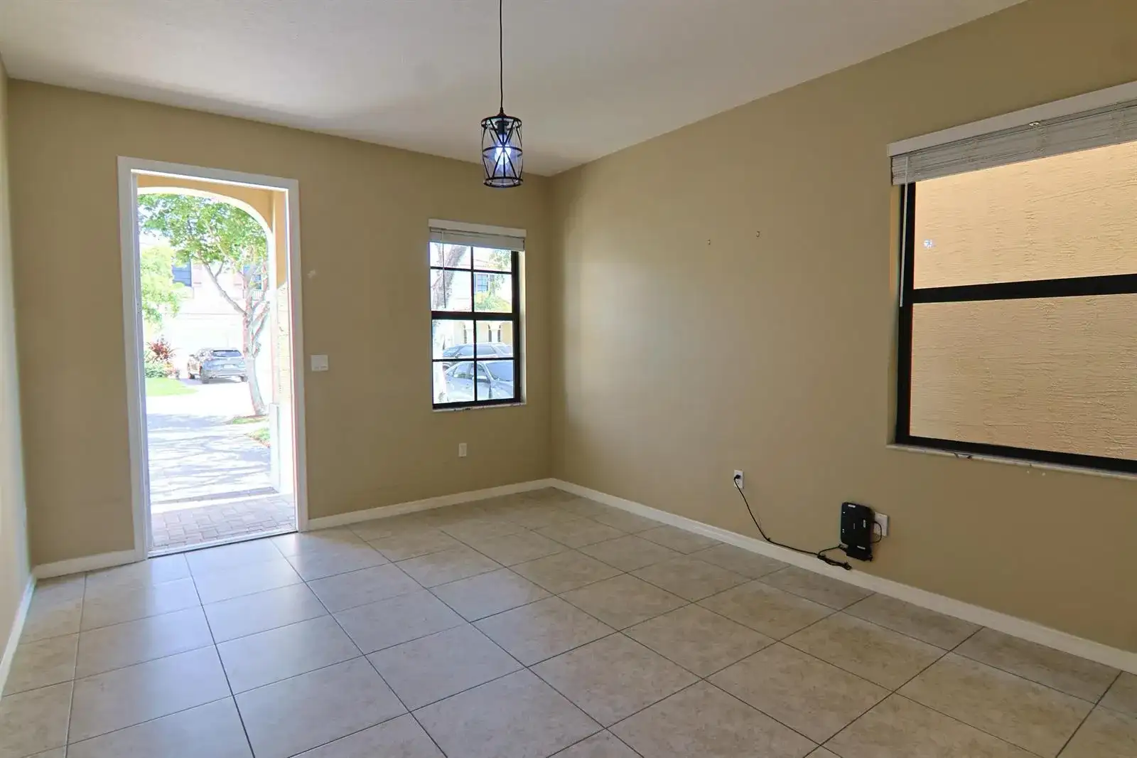 634 NE 193RD Terrace, Miami FL 33179 photo 4