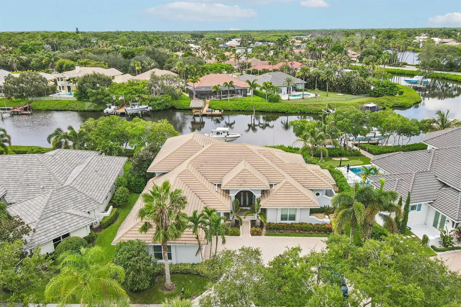 8651 SE Somerset Island Way, Jupiter FL 33458 photo 3