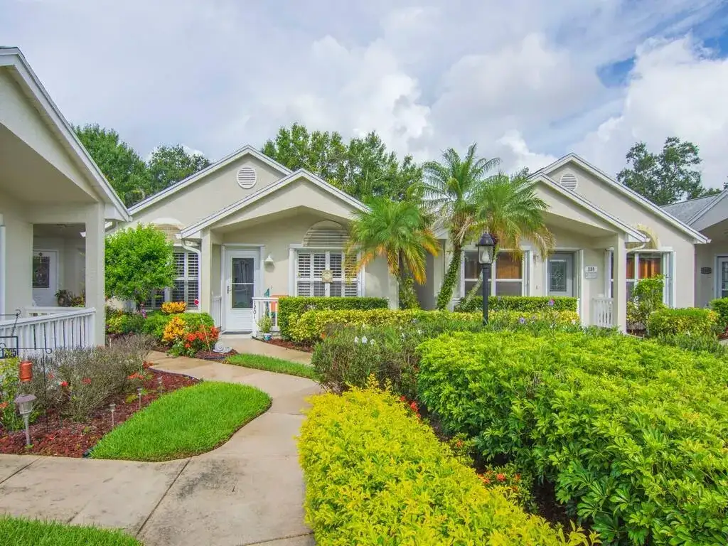 1201 NW LOMBARDY Drive, Port St. Lucie FL 34986 photo 2