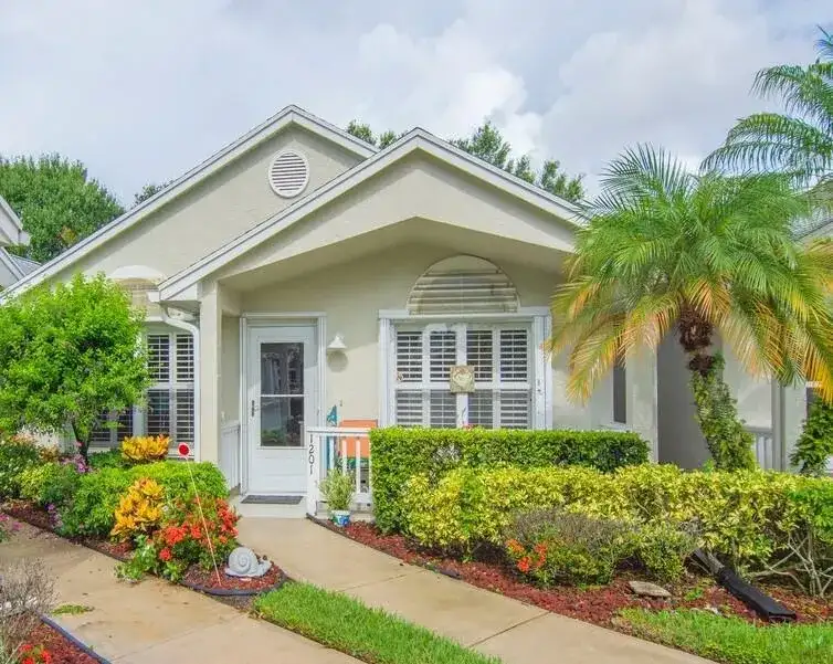 1201 NW LOMBARDY Drive, Port St. Lucie FL 34986 photo 3