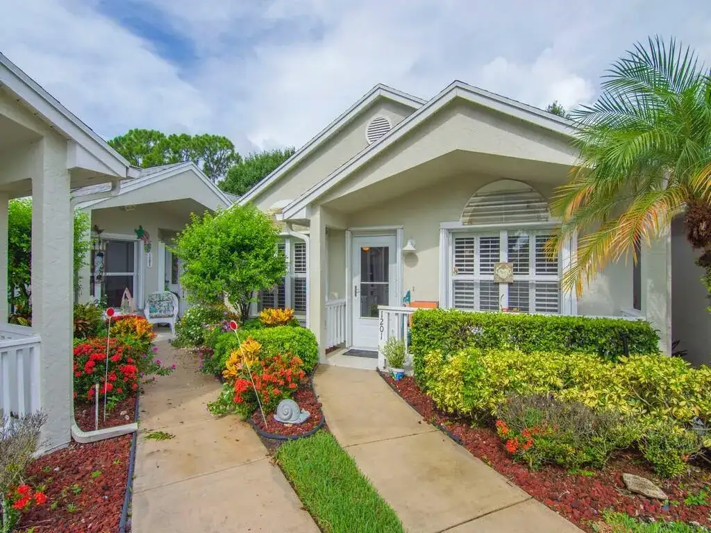 1201 NW LOMBARDY Drive, Port St. Lucie FL 34986 photo 4