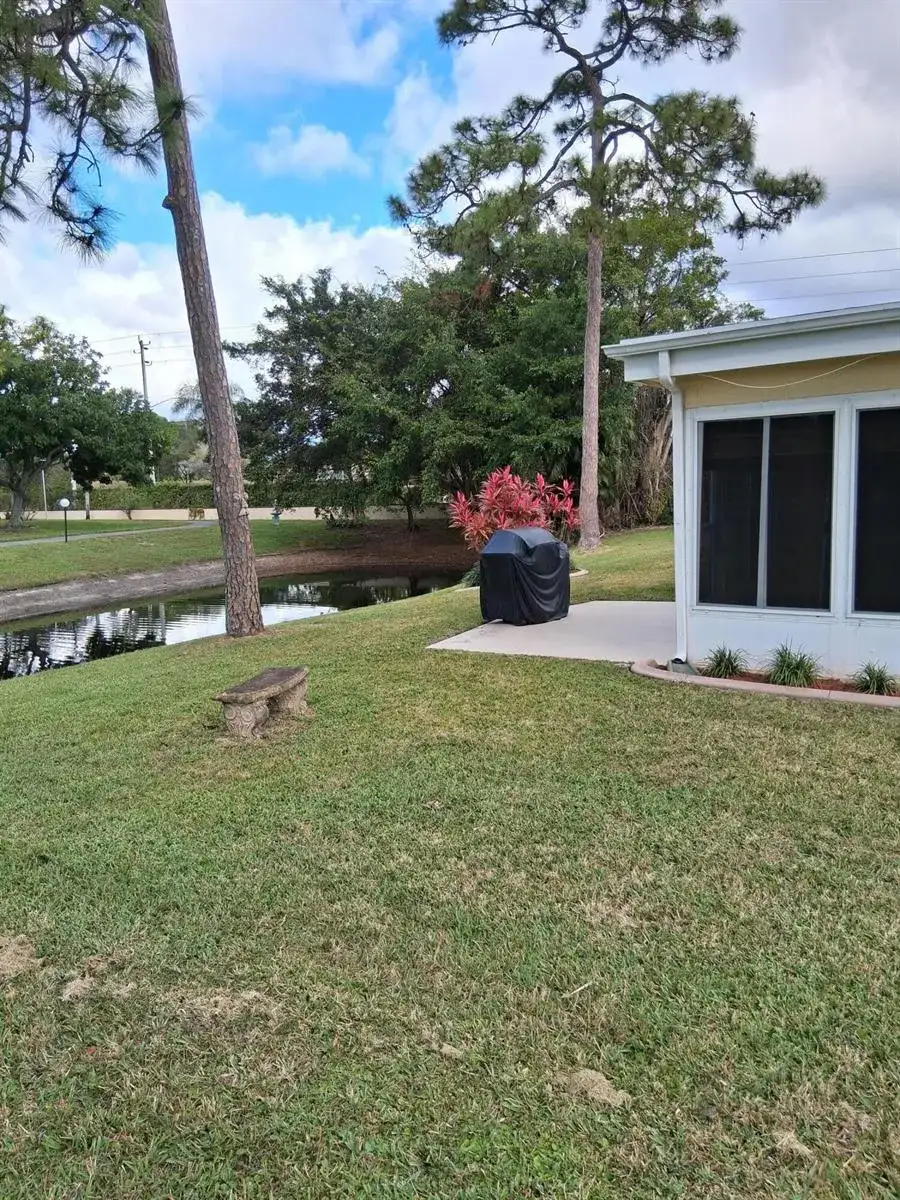 4703 Rainbow Drive, FL 33463 photo 5