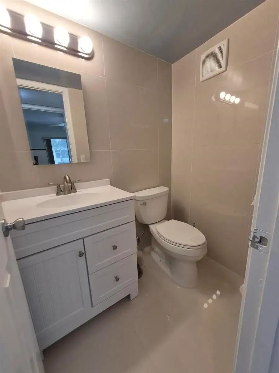 144 Dorchester G, West Palm Beach FL 33417 photo 4
