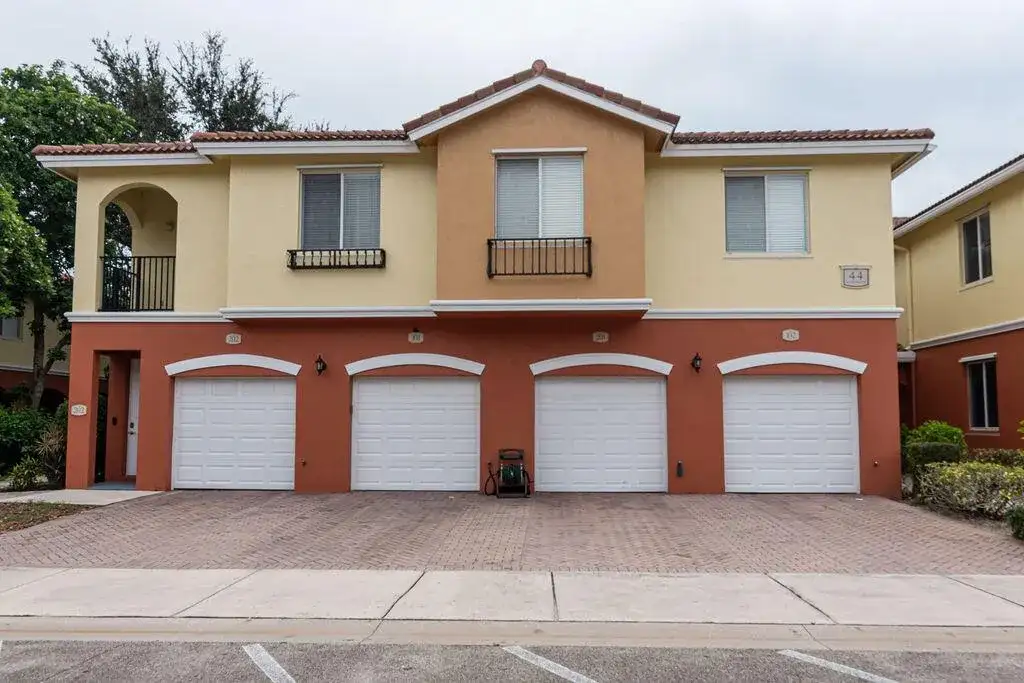 44 SE SEDONA Circle # 102, Stuart FL 34994 photo 2