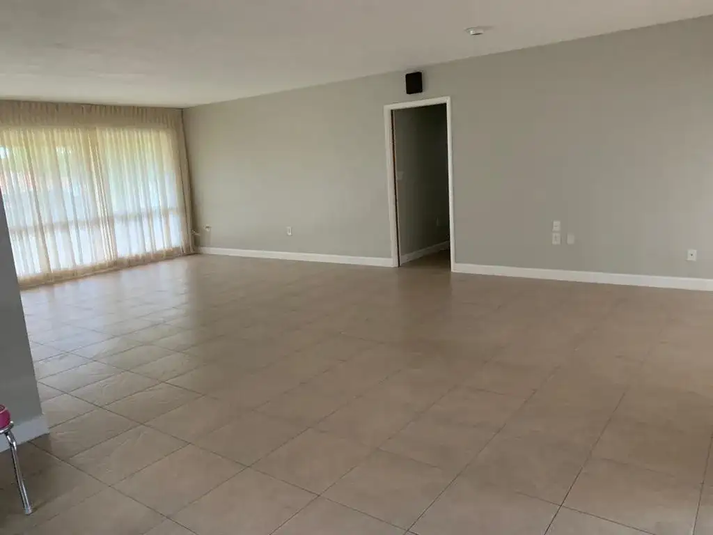 6760 SW 11TH Street, Pembroke Pines FL 33023 photo 3