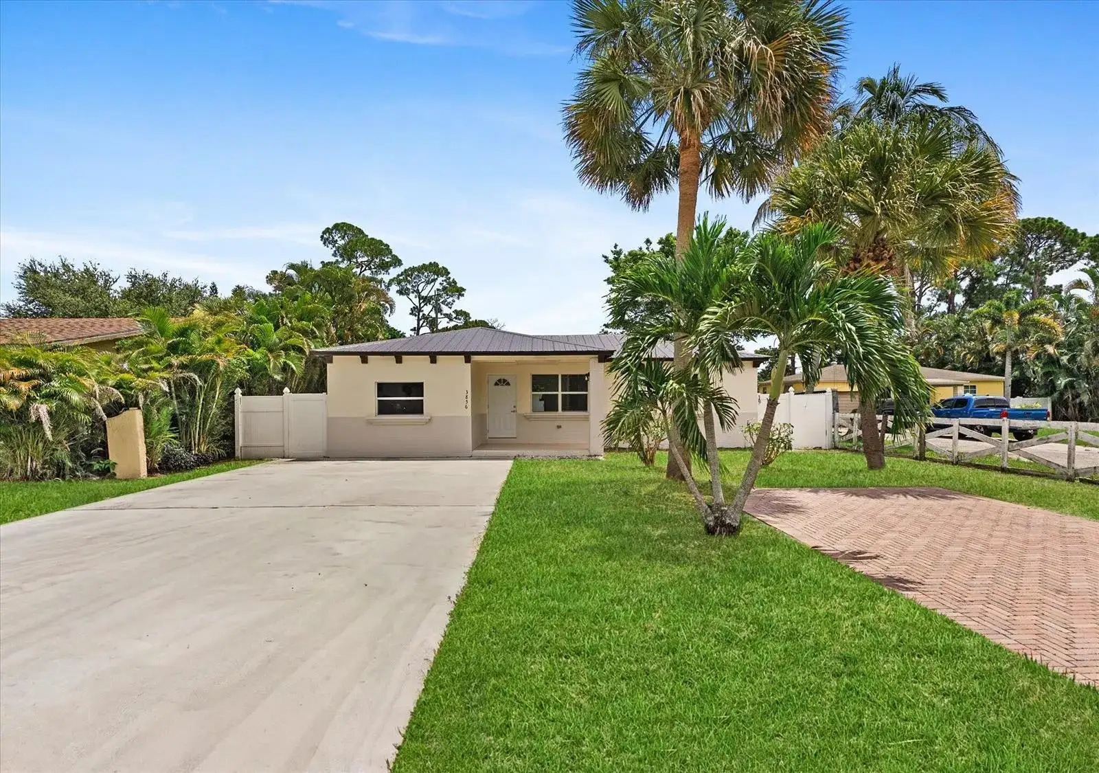 3856 Corrigan Court, FL 33461 photo 3