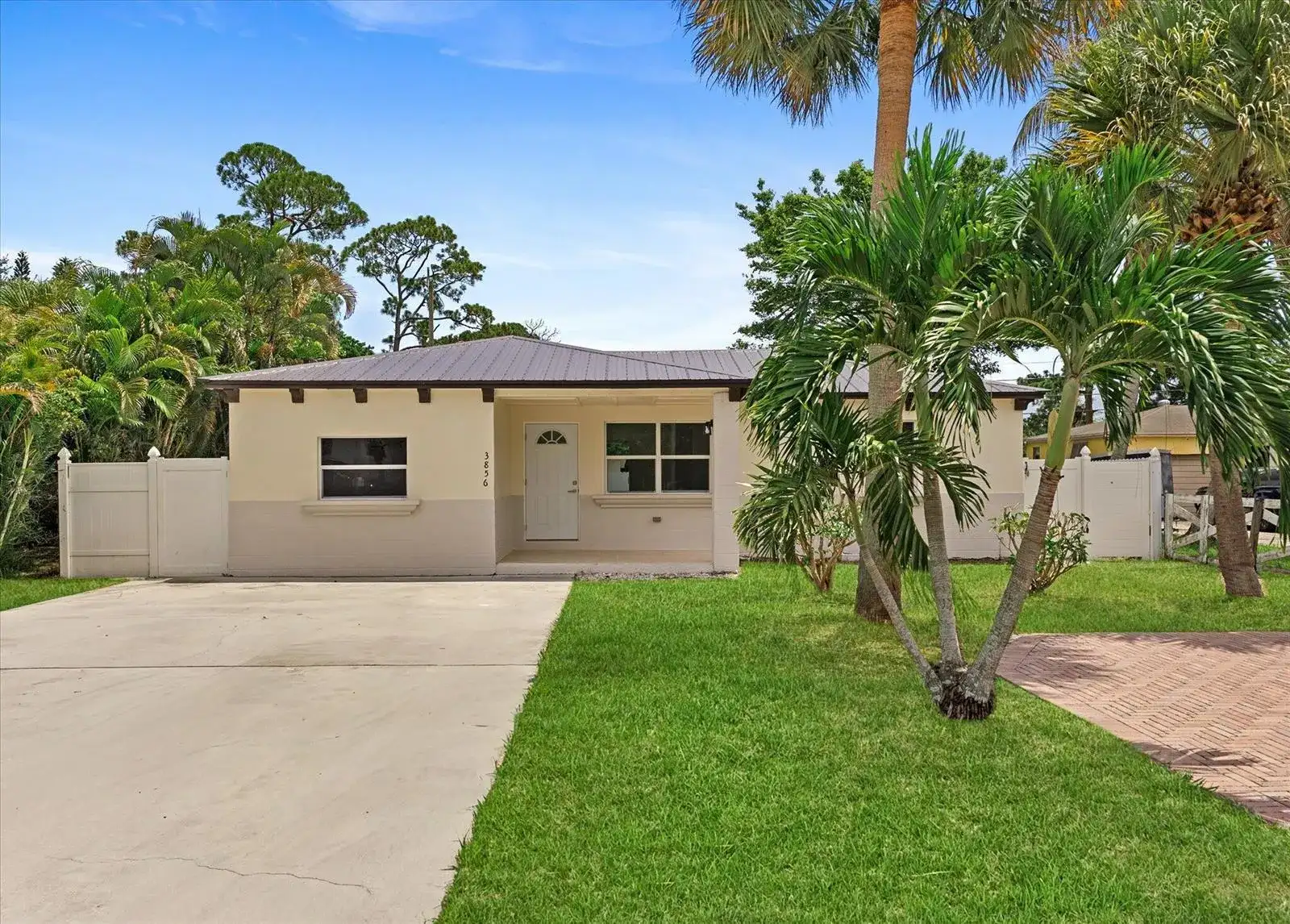 3856 Corrigan Court, FL 33461 photo 4