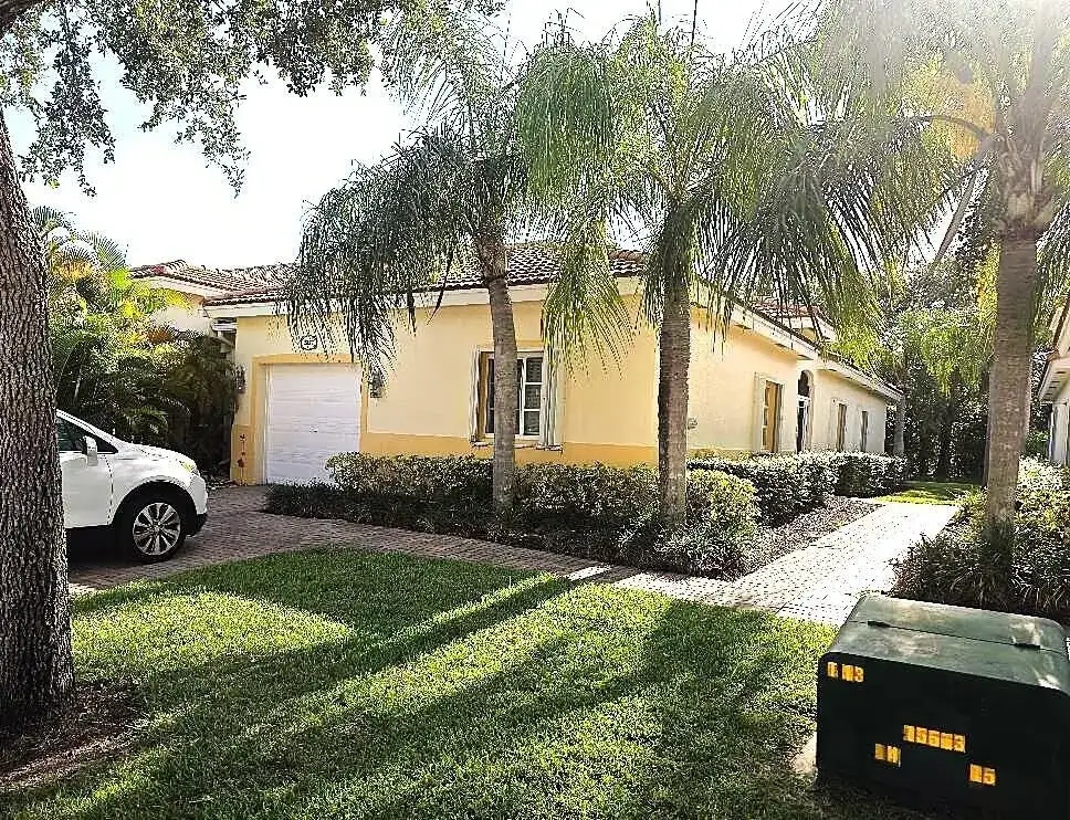2323 WINDJAMMER Way, West Palm Beach FL 33411 photo 2
