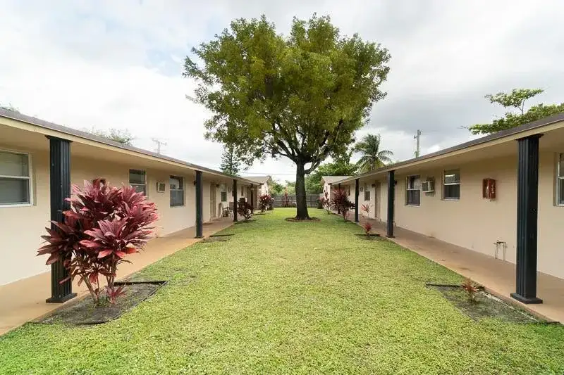 181 NW 42nd Street # 2, Oakland Park FL 33309 photo 2