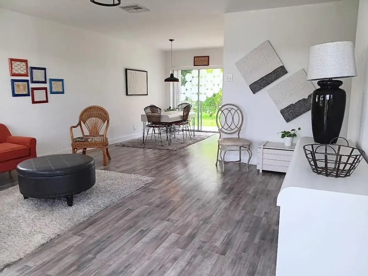 7105 NW 74th Place, Tamarac FL 33321 photo 2
