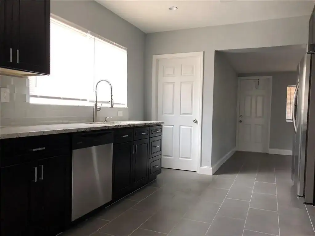 2817 TAYLOR Street, Hollywood FL 33020 photo 4
