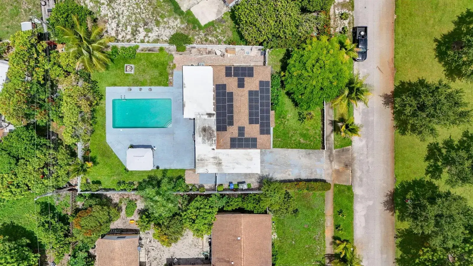 813 Date Palm Drive, Lake Park FL 33403 photo 3
