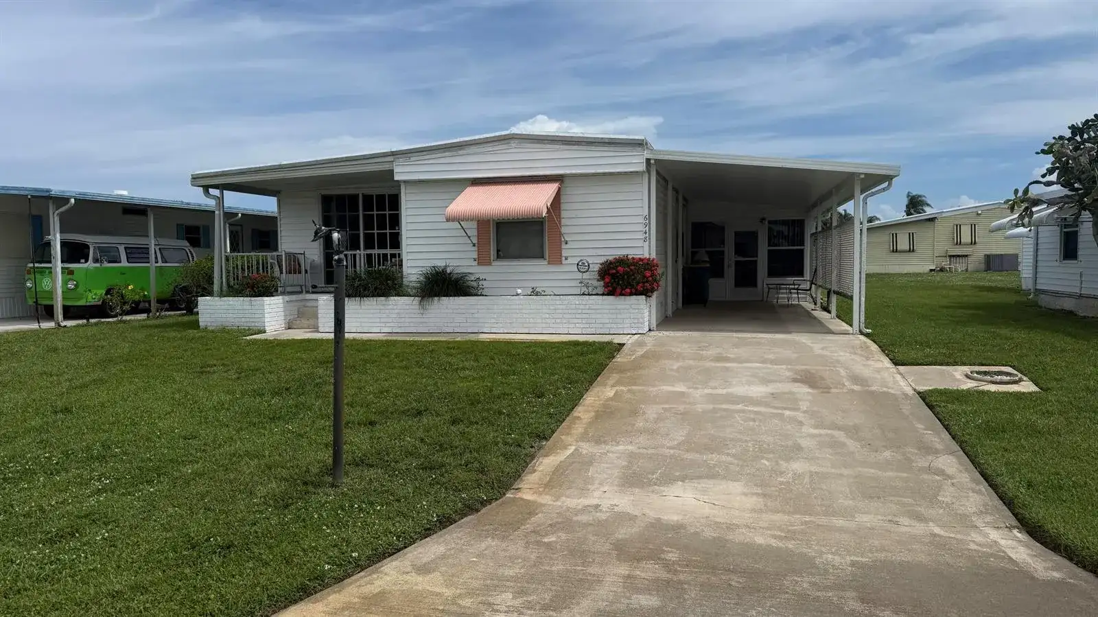 6948 SE DELEGATE Street, Hobe Sound FL 33455 photo 2