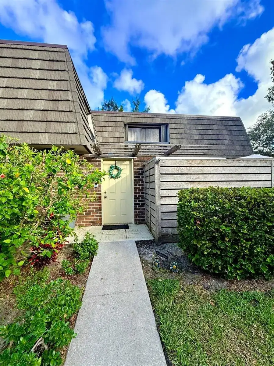 903 9TH Terrace, Palm Beach Gardens FL 33418 photo 4