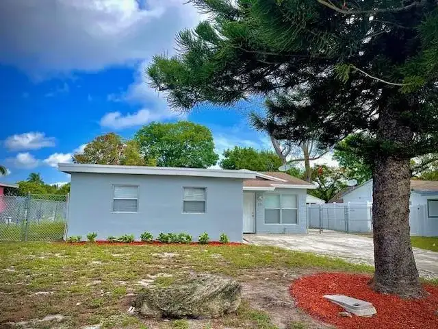 121 NW 7TH Court, Deerfield Beach FL 33441 photo 2