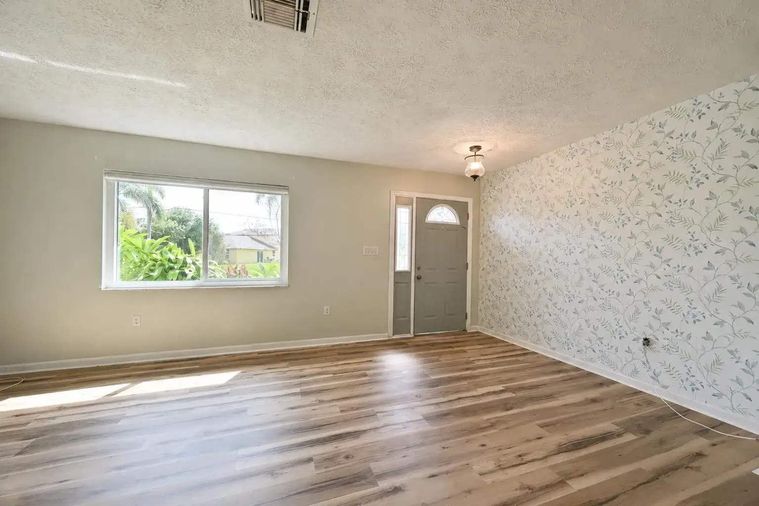 2485 SE SIDONIA Street, Port St. Lucie FL 34952 photo 4