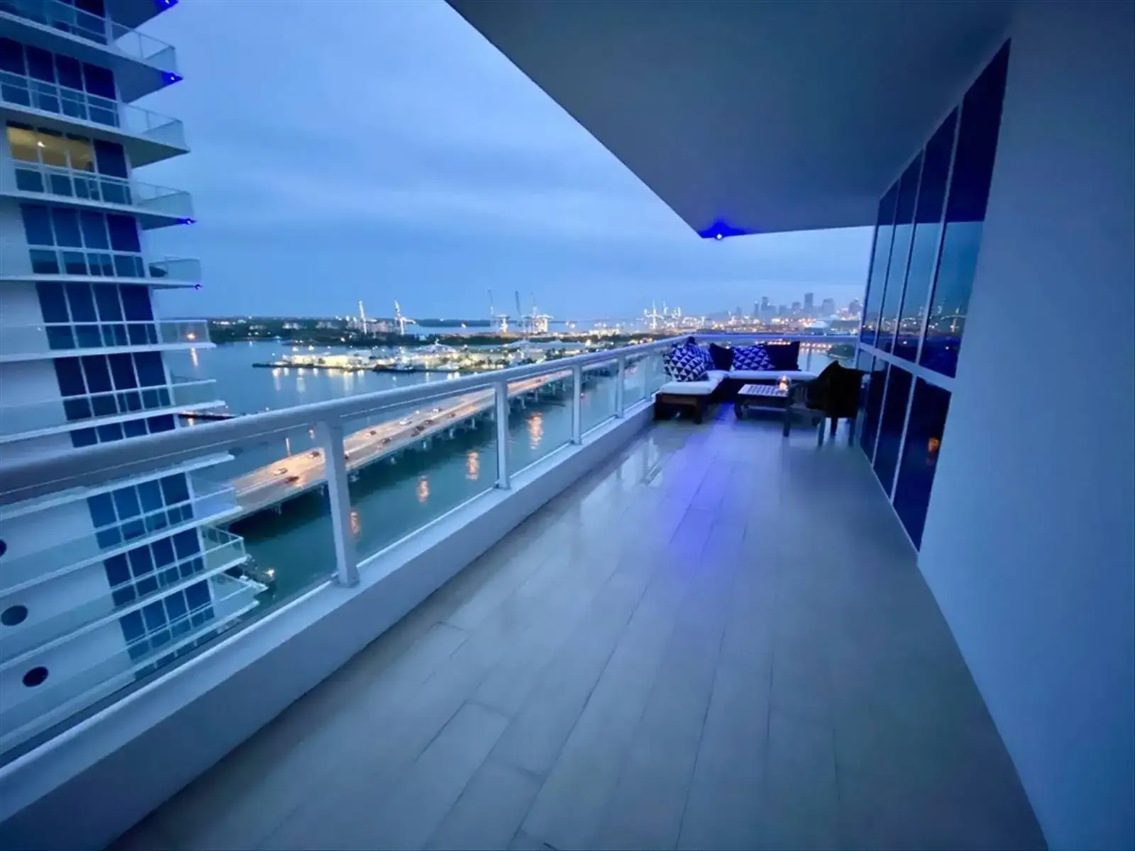 540 WEST Avenue # 2011, Miami Beach FL 33139 photo 5