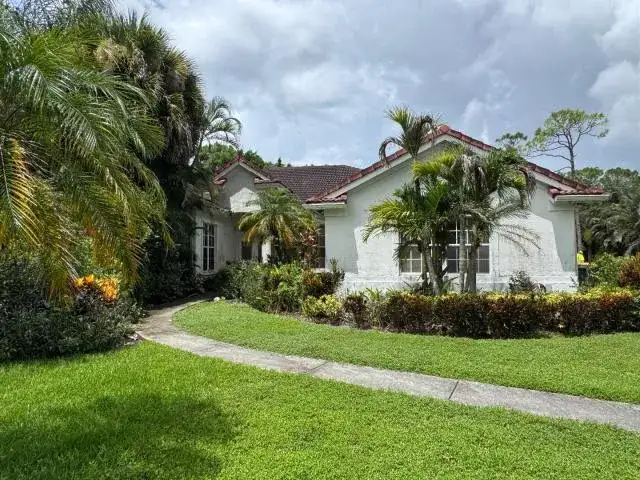 18554 SE OLD TRAIL Drive E, Jupiter FL 33478 photo 2