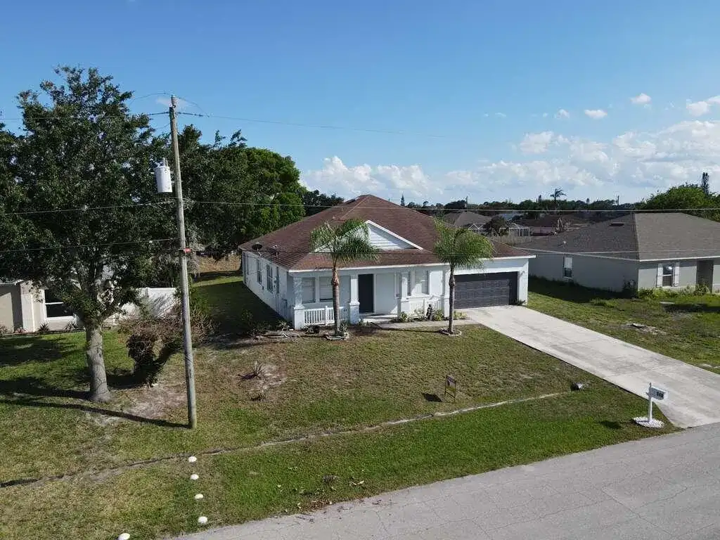 948 SW Jeremko Avenue, Port St. Lucie FL 34953 photo 2