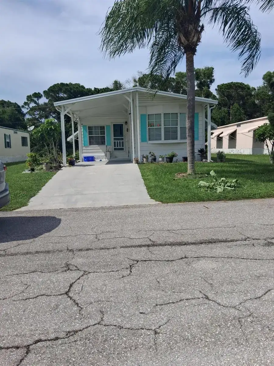 8 Novedades, Port St. Lucie FL 34952 photo 2