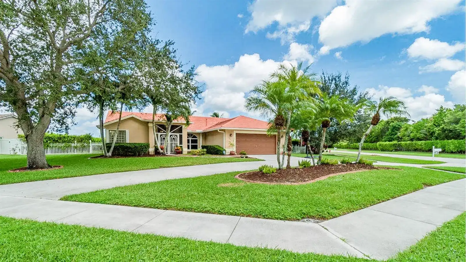 10850 Paso Fino Drive, Wellington FL 33449 photo 2