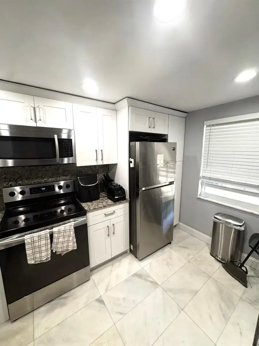 605 OAKS Drive # 304, Pompano Beach FL 33069 photo 4