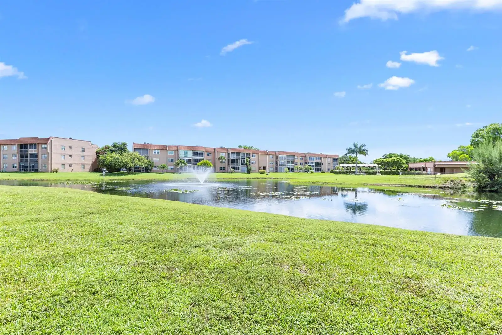 9861 Sunrise Lakes Boulevard # 101, Sunrise FL 33322 photo 4