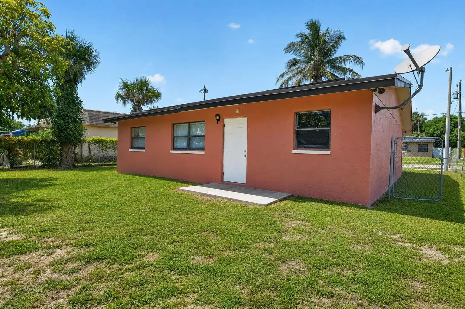 816 SW 3RD Court, Delray Beach FL 33444 photo 5