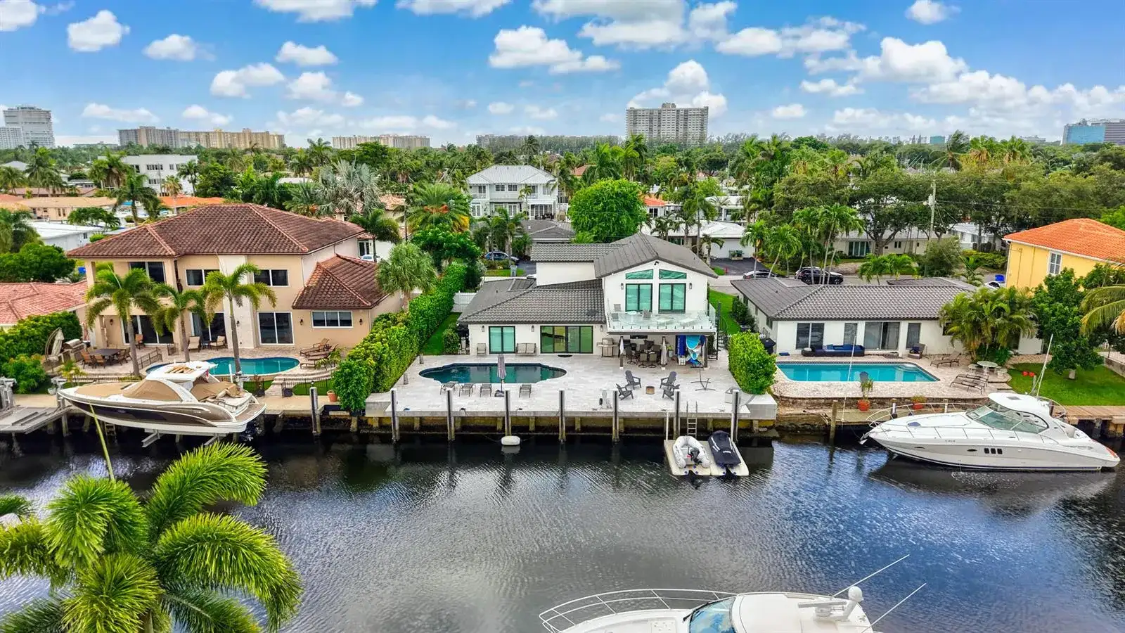 2447 SE 10th Street, Pompano Beach FL 33062 photo 2