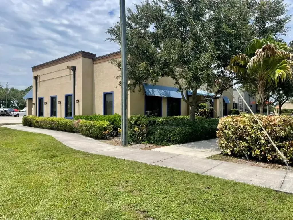 15935 SW Warfield Boulevard, FL 34956 photo 3