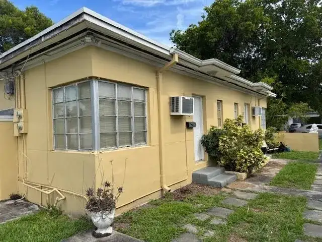 1705 MOFFETT Street # C, Hollywood FL 33020 photo 2