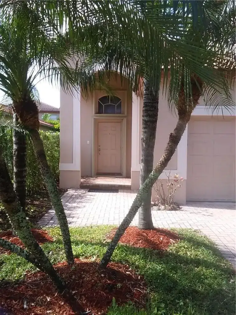 19250 NW 12TH Manor, Pembroke Pines FL 33029 photo 2
