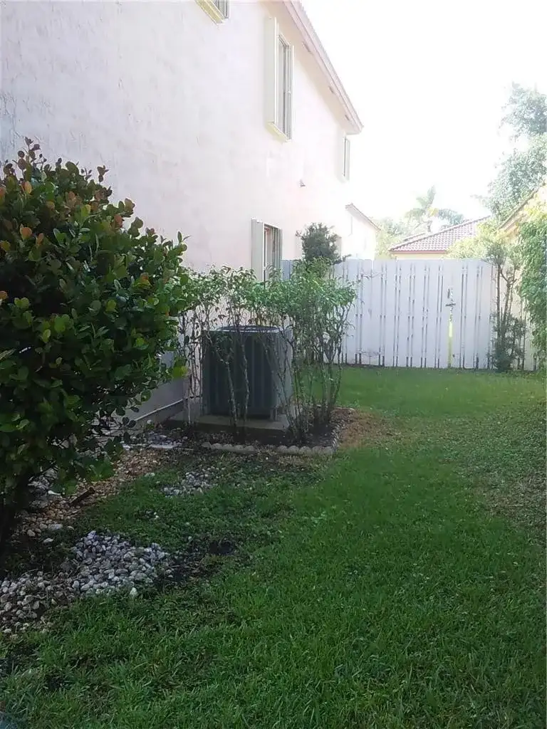 19250 NW 12TH Manor, Pembroke Pines FL 33029 photo 3